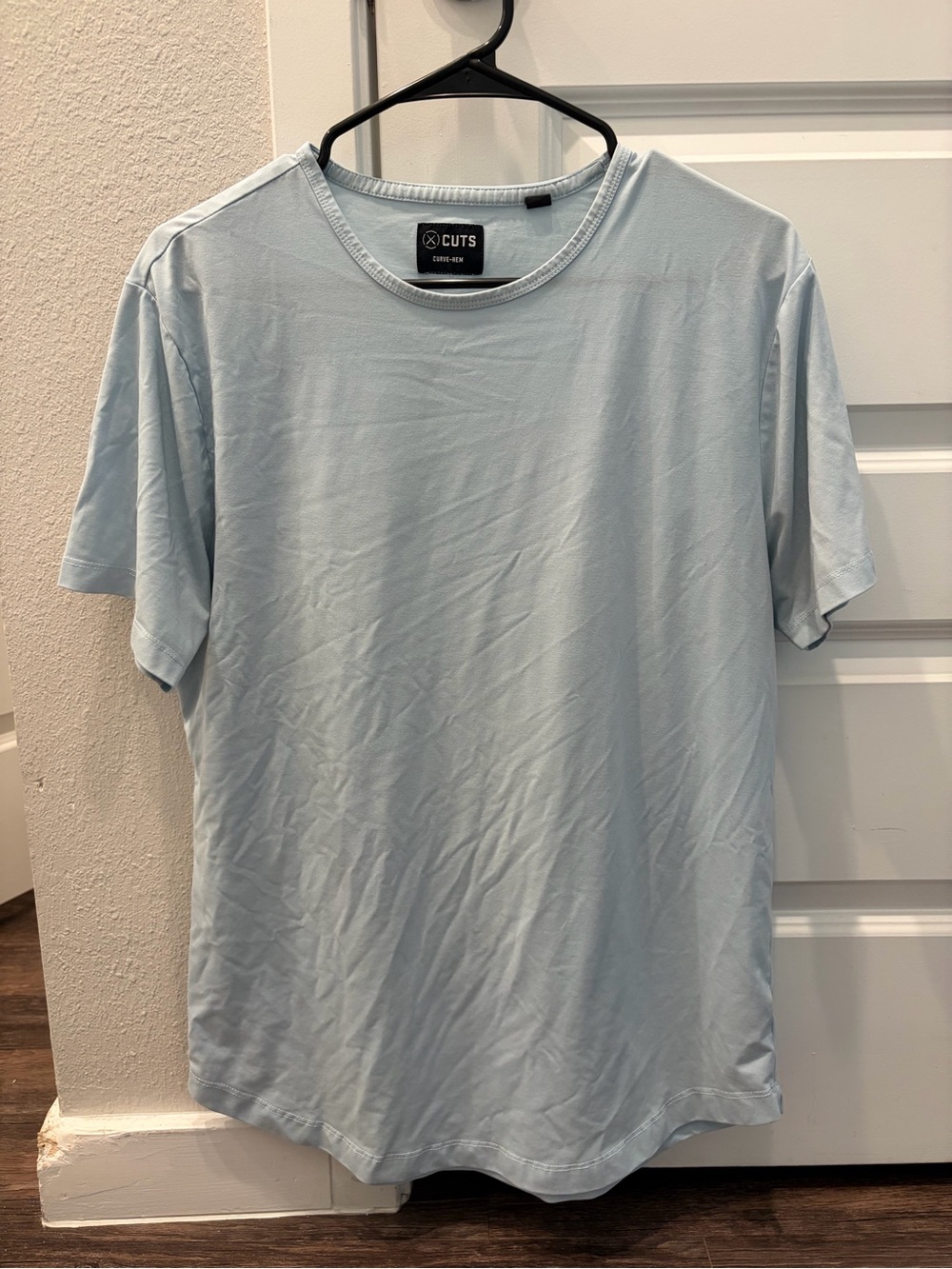 Men’s Cuts Clothing Curved Hem Light Blue T-Shirt